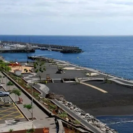 2 Bed Ocean Front Apt * Incredible Views * Terrace Apartment
