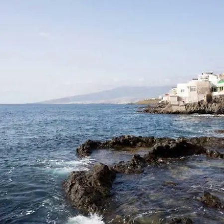 2 Bed Ocean Front Apt * Incredible Views * Terrace Apartment *